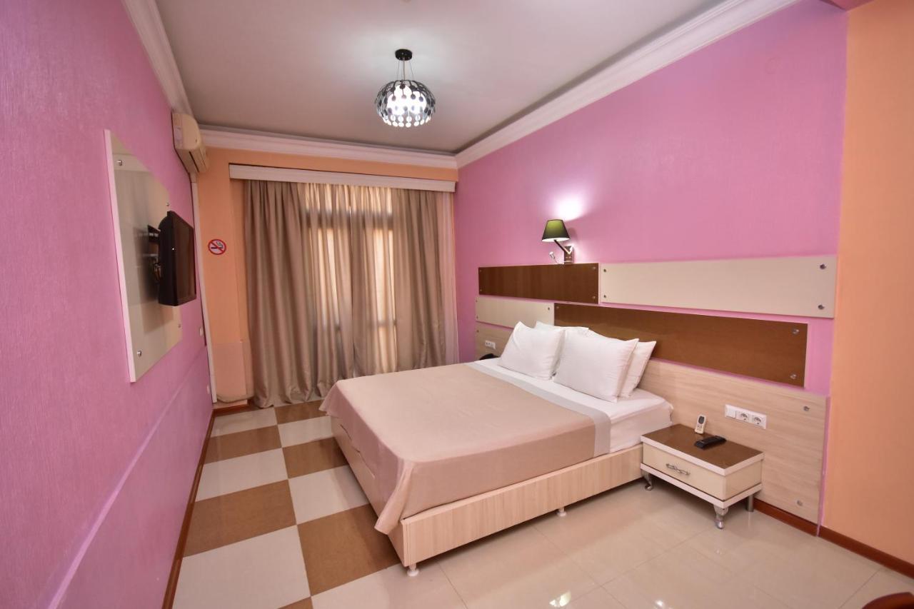 Hotel Chao Batumi Kültér fotó