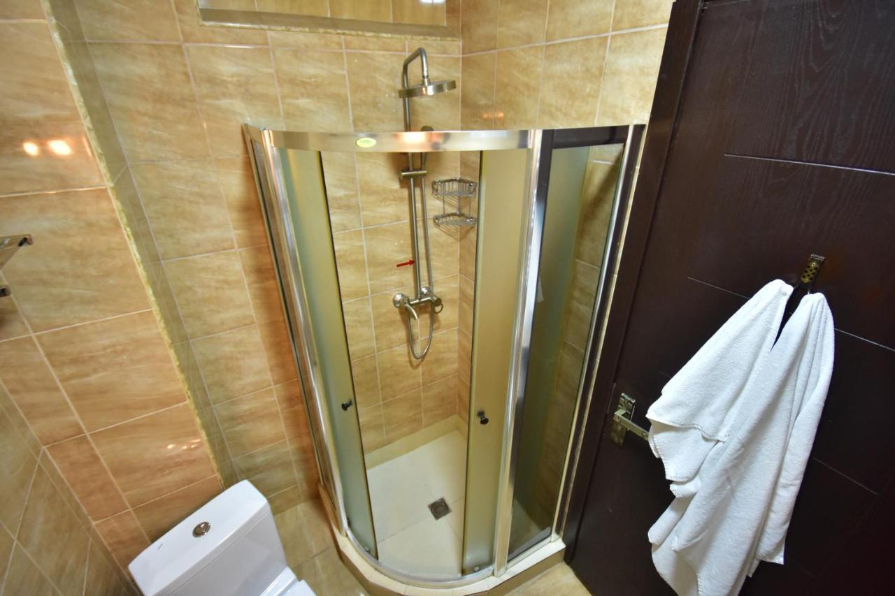 Hotel Chao Batumi Kültér fotó