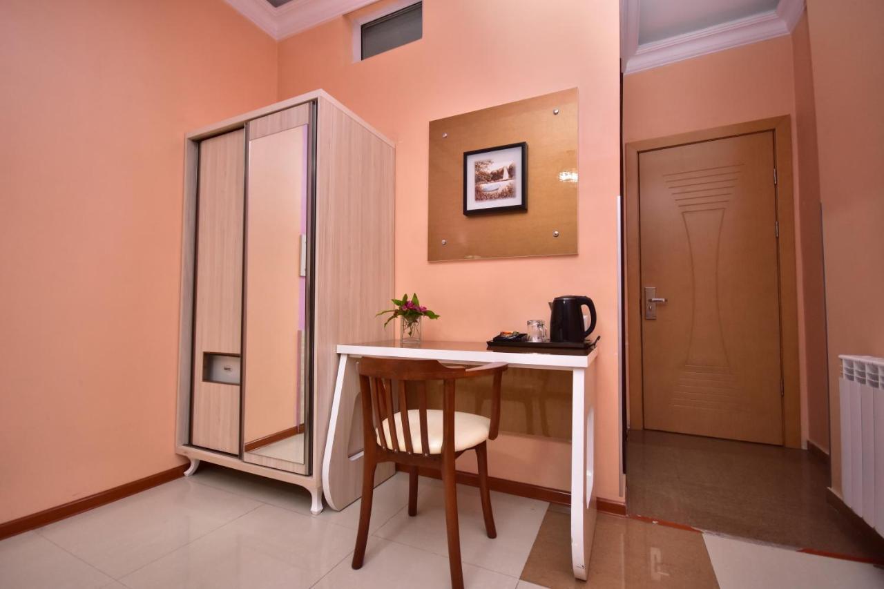 Hotel Chao Batumi Kültér fotó