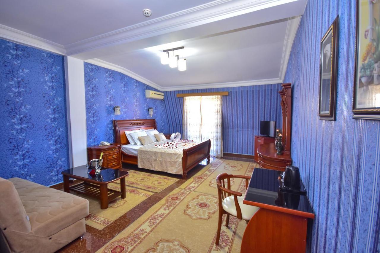 Hotel Chao Batumi Kültér fotó